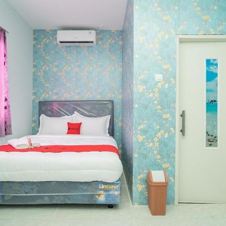 Reddoorz Plus Near Itc Cempaka Mas 2 جاكرتا المظهر الخارجي الصورة