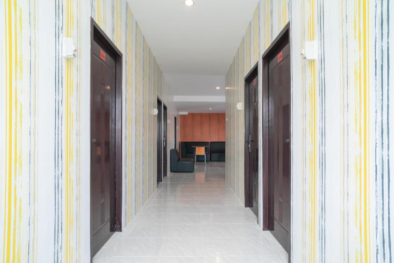 Reddoorz Plus Near Itc Cempaka Mas 2 جاكرتا المظهر الخارجي الصورة