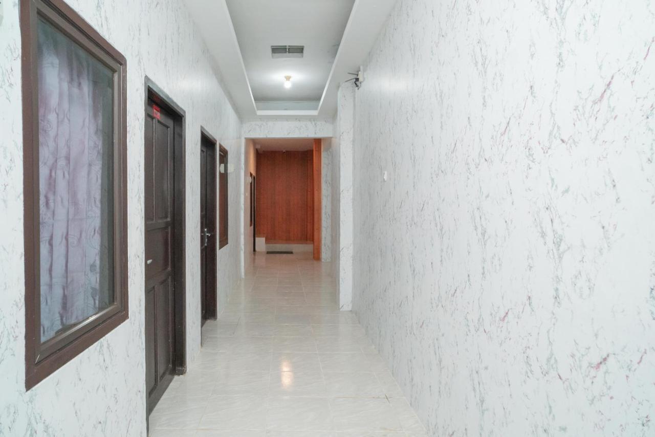 Reddoorz Plus Near Itc Cempaka Mas 2 جاكرتا المظهر الخارجي الصورة