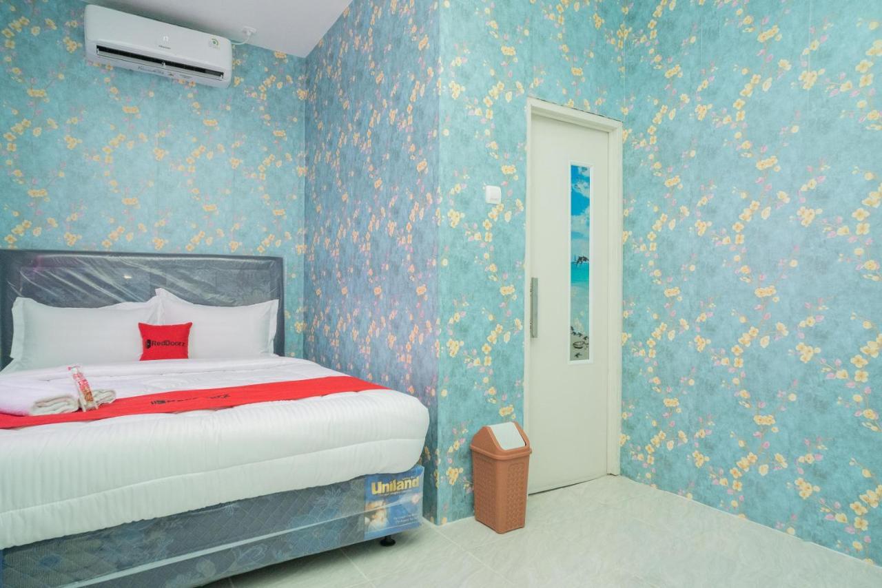 Reddoorz Plus Near Itc Cempaka Mas 2 جاكرتا المظهر الخارجي الصورة