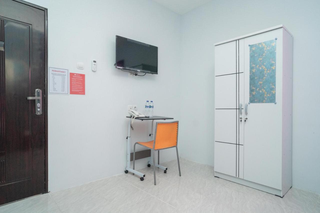Reddoorz Plus Near Itc Cempaka Mas 2 جاكرتا المظهر الخارجي الصورة