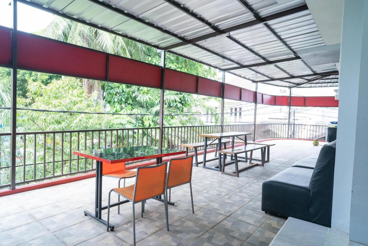 Reddoorz Plus Near Itc Cempaka Mas 2 جاكرتا المظهر الخارجي الصورة