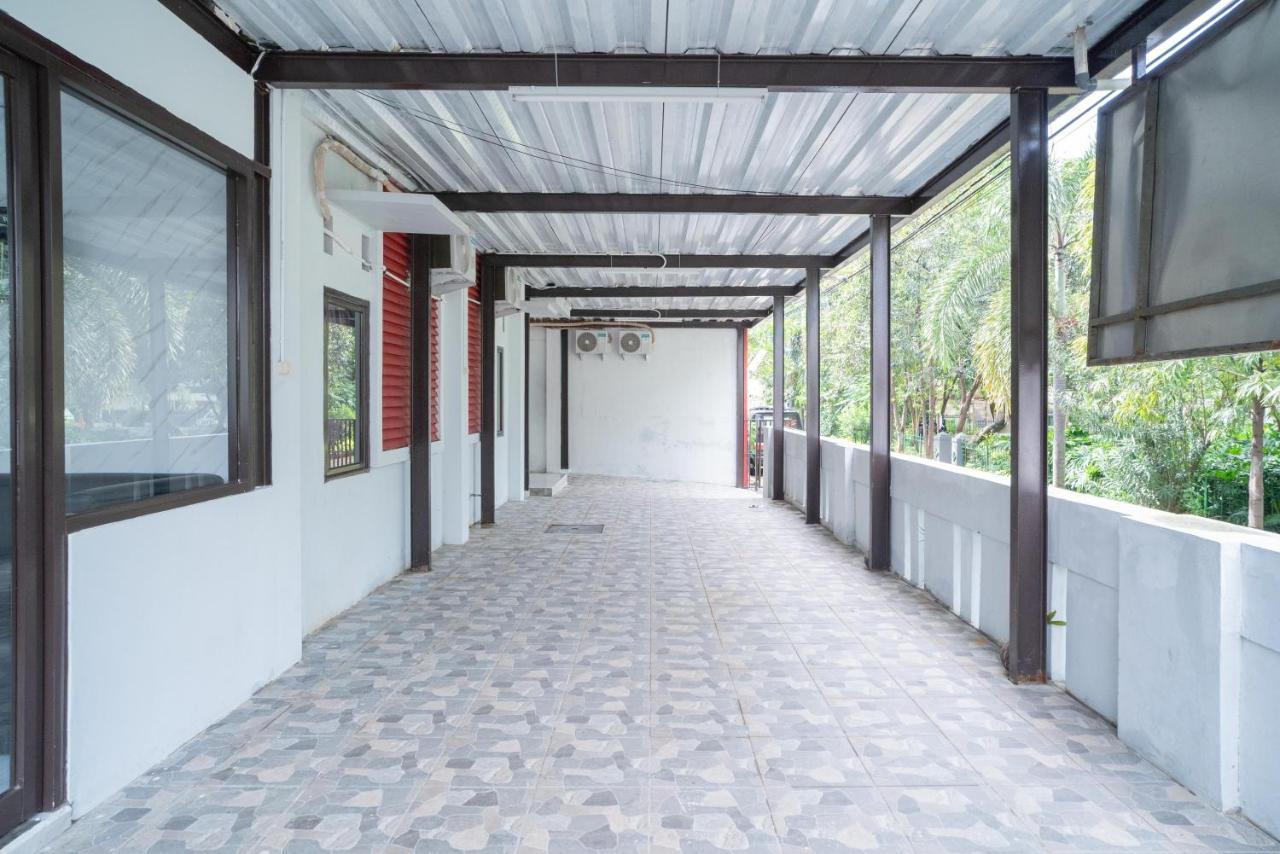 Reddoorz Plus Near Itc Cempaka Mas 2 جاكرتا المظهر الخارجي الصورة