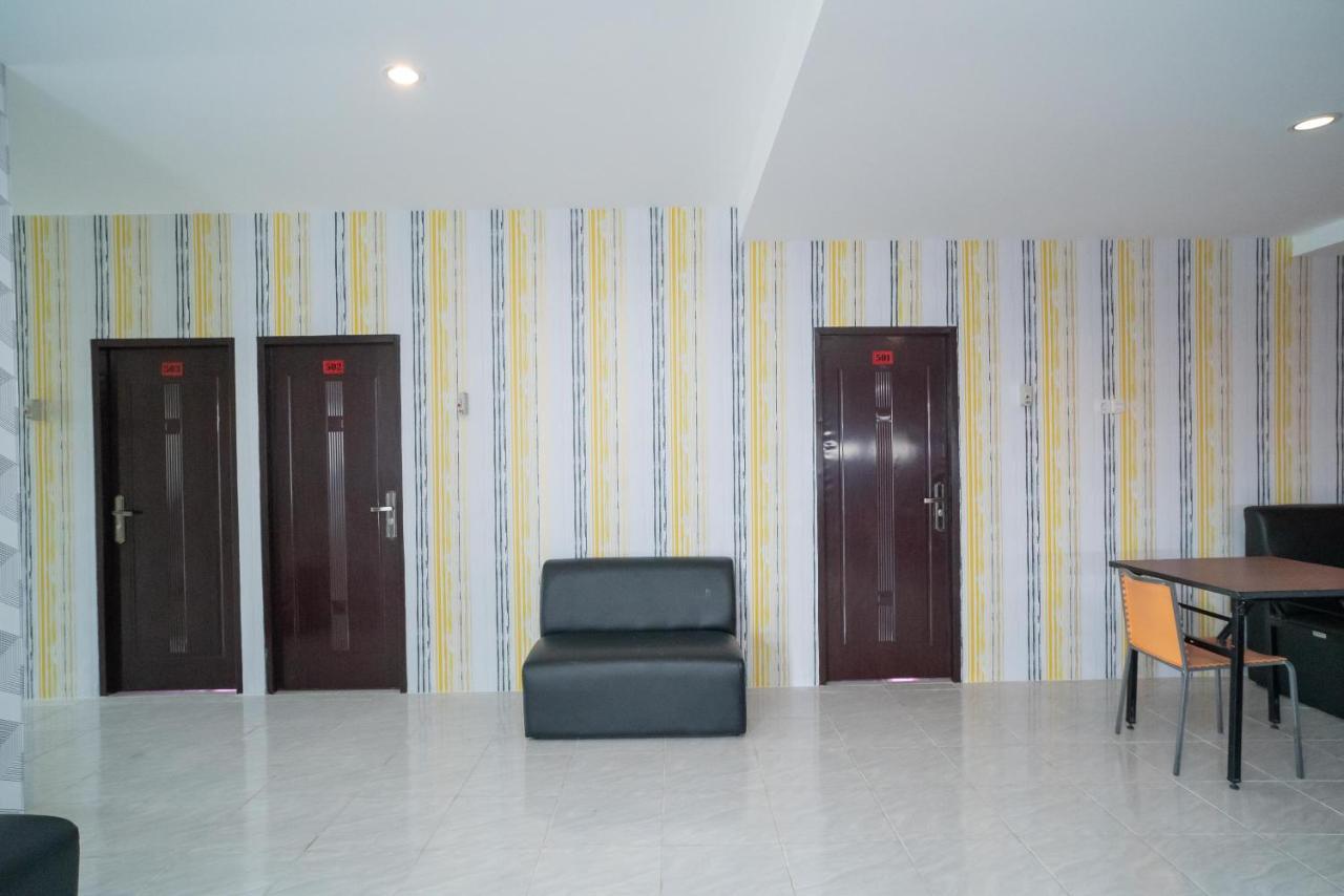 Reddoorz Plus Near Itc Cempaka Mas 2 جاكرتا المظهر الخارجي الصورة