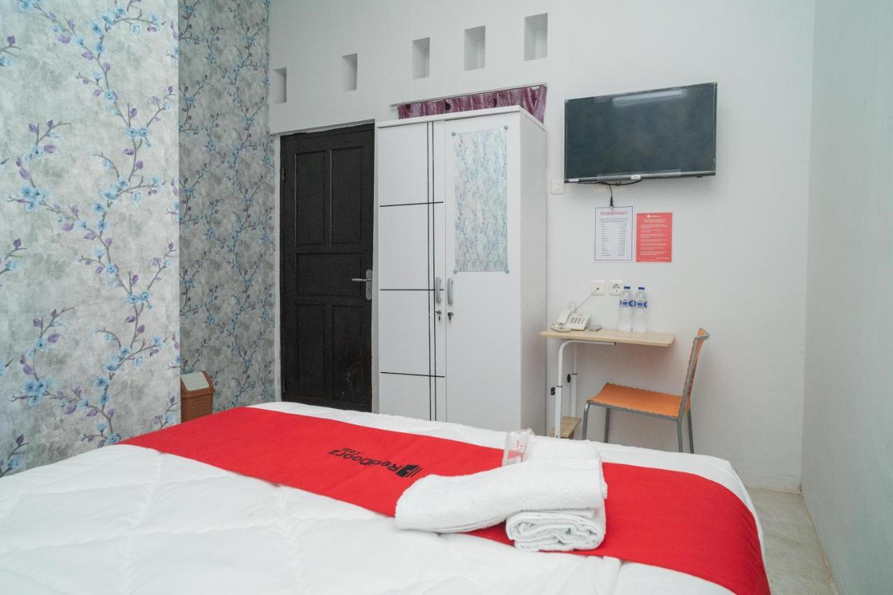 Reddoorz Plus Near Itc Cempaka Mas 2 جاكرتا المظهر الخارجي الصورة