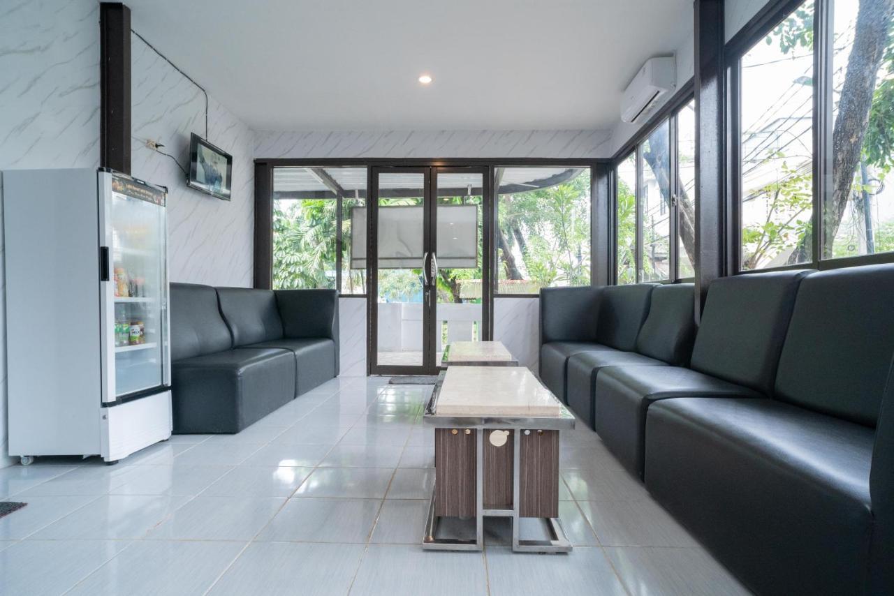 Reddoorz Plus Near Itc Cempaka Mas 2 جاكرتا المظهر الخارجي الصورة