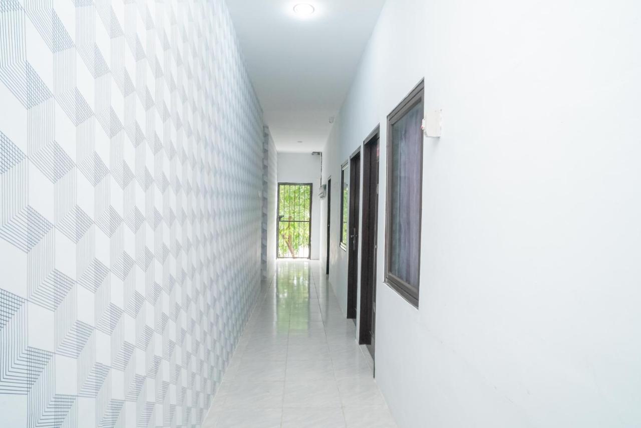Reddoorz Plus Near Itc Cempaka Mas 2 جاكرتا المظهر الخارجي الصورة
