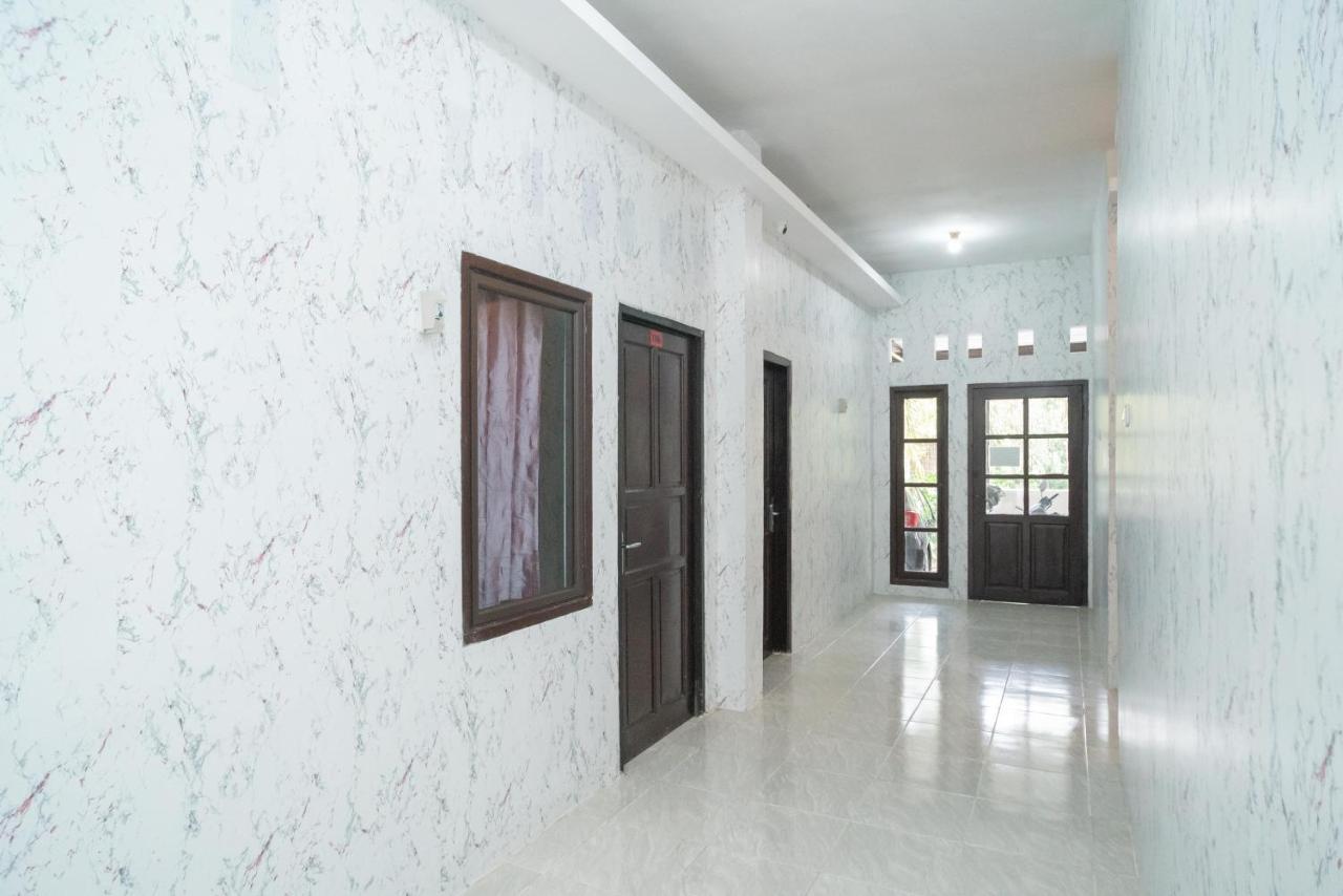Reddoorz Plus Near Itc Cempaka Mas 2 جاكرتا المظهر الخارجي الصورة
